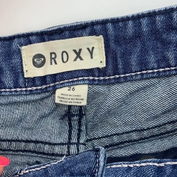 Roxy Jean Short Distressed Sz 26 - Picture 2 of 7